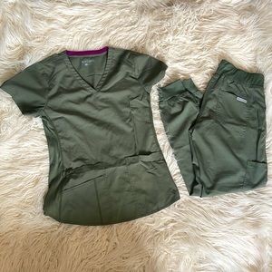 Med Couture scrub set